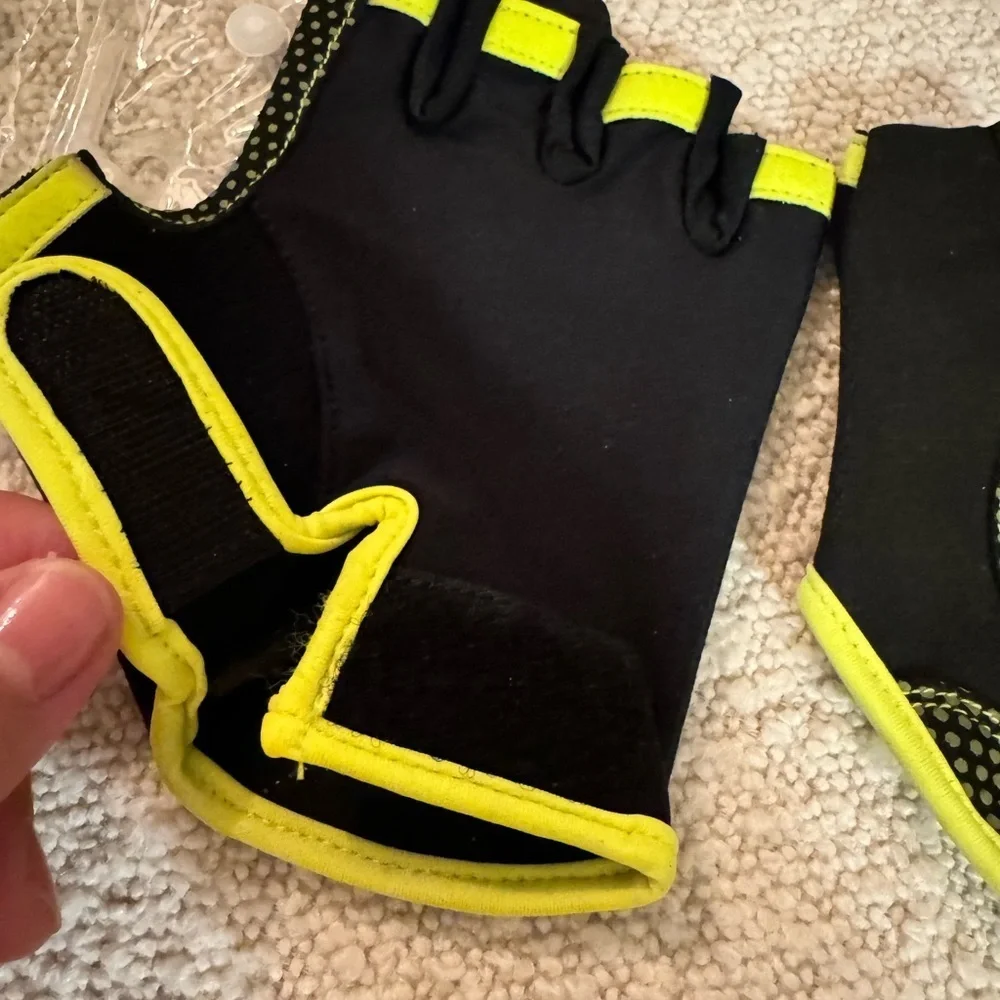 NWT non branded gym work out gloves